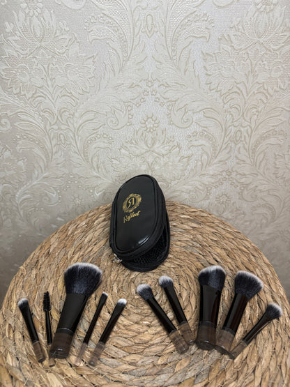 Travel makeup brushes + bag